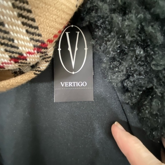 VERTIGO - FUZZY FURRY - DARK BLACK VEST - FULLY LINED - NEW WITH TAGS 🏷 - B20 - Picture 10 of 11